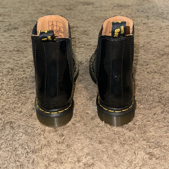 Dr. Martens 2976 patent leather Chelsea boot - Picture 9 of 13